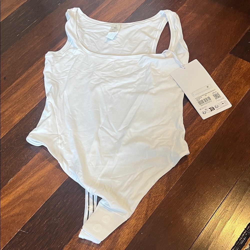 NWT Lululemon White Women's square neck sleeveless Bodysuit